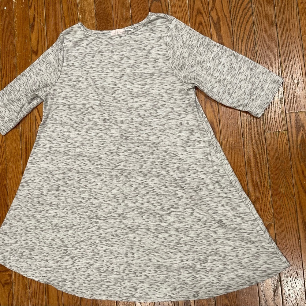 Elegant Gray Women's Blouse - Picture 2 of 8